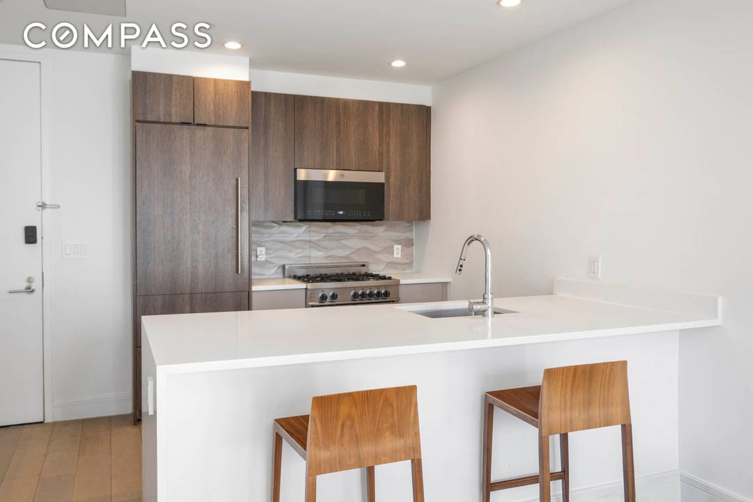 Just south of Park Slope, Stanton on Sixth offers modern luxury living in the heart of Greenwood one of Brooklyn s fastest rising residential enclaves.