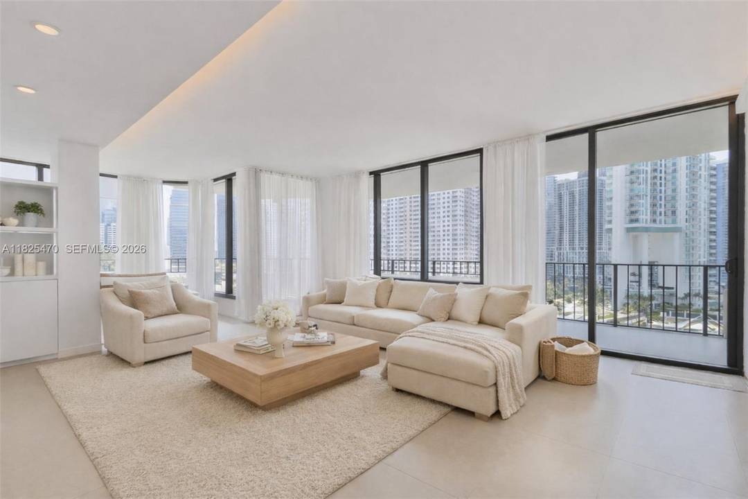 Fully renovated 3BD 3BA in exclusive Brickell Key.