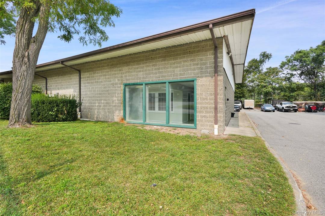 Includes 32'x40' ware house shop with 9'x12'ft overhead door, 15 ft.