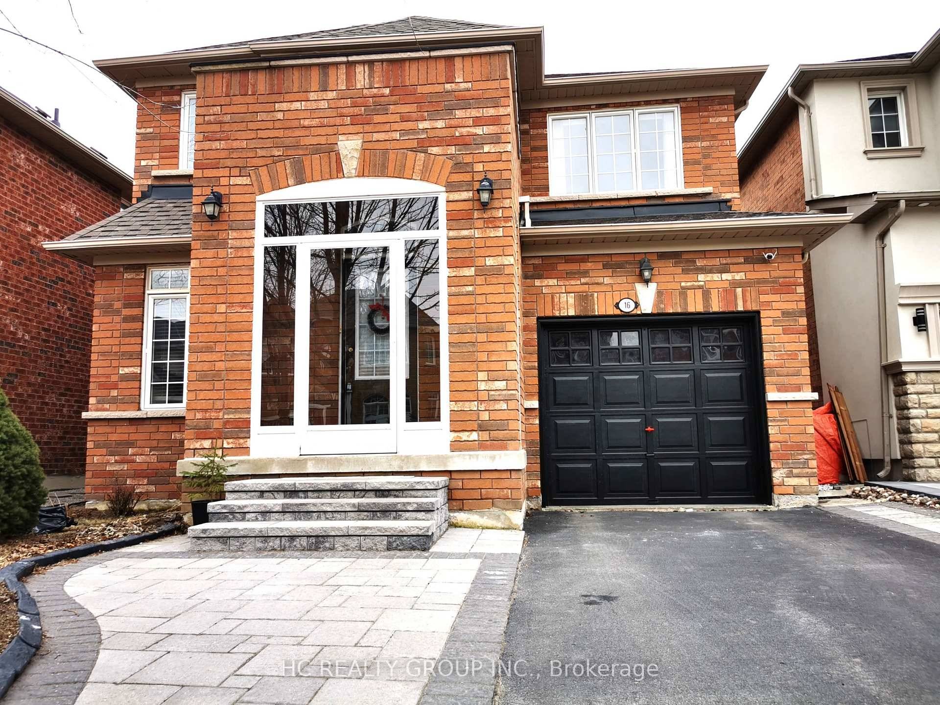 Bright And Cozy Well Maintained 3 Br Detached Home In Most Desired Beautiful Wismer Area !