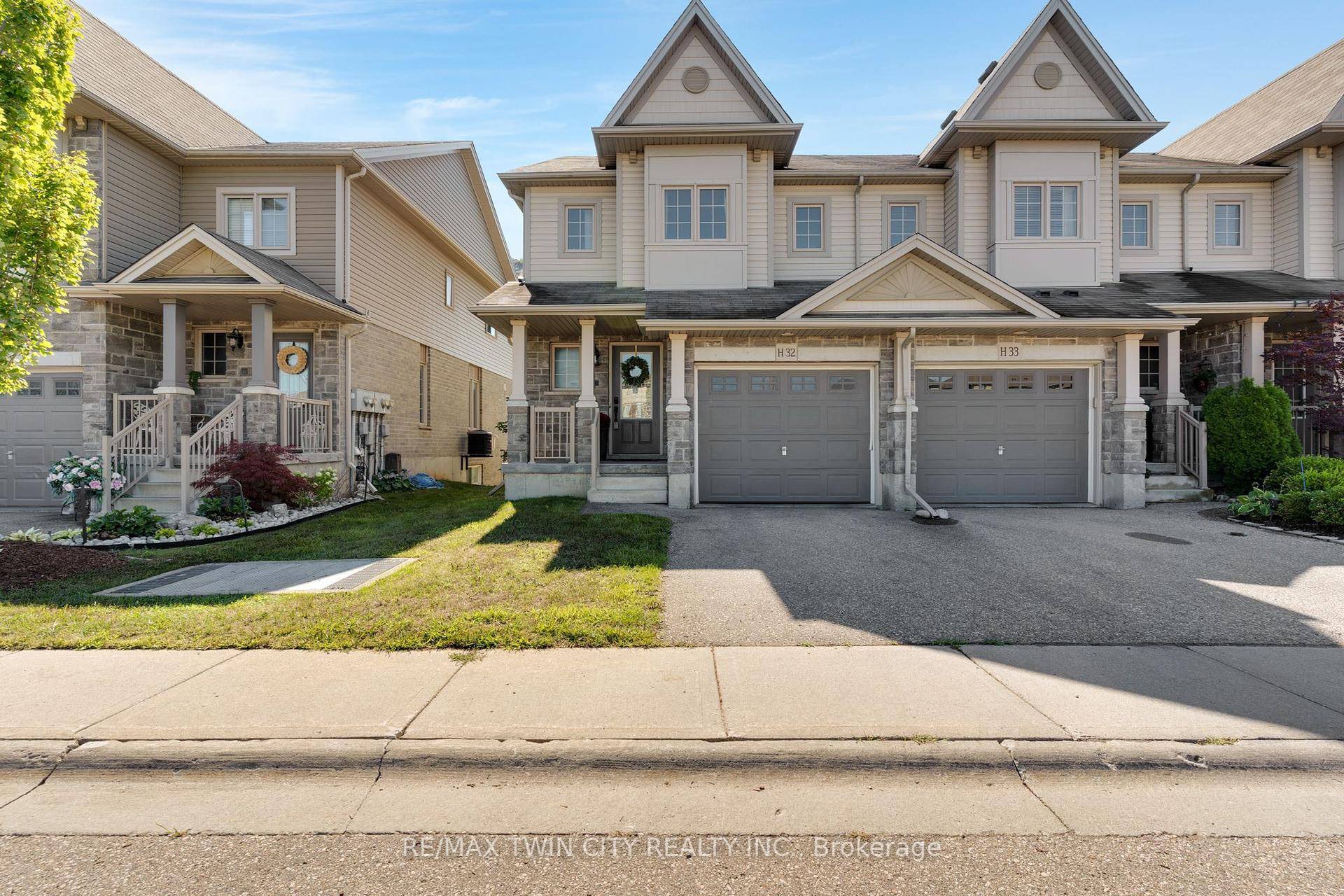 Nestled in the highly sought after Lackner Woods and Idlewood area, this beautifully finished 3 bedroom, 3 bath including private ensuite bath Townhome offers the perfect blend of modern living ...