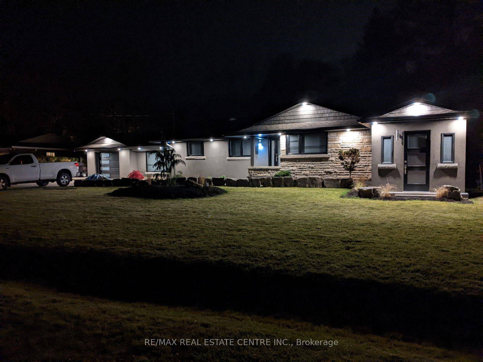 Welcome to Vineland ! Executive Bungalow Backing on to Serene Ravine Exceptional opportunity to own a meticulously crafted executive bungalow in one of Vinelands most desirable neighborhoods.