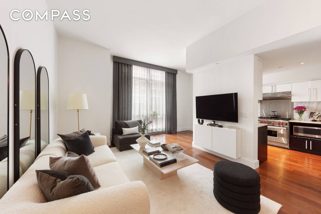 UES Oasis with a 481 SF Private Terrace Welcome home to this full service condominium where indoor elegance meets alfresco living.