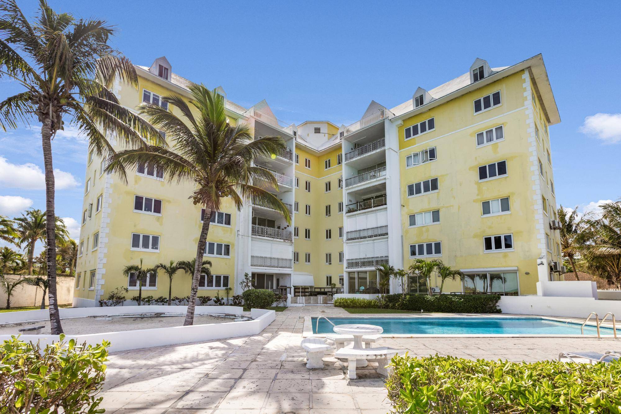 RAWSON COURT WEST BAY STR Condo Cable-Beach New-Providence