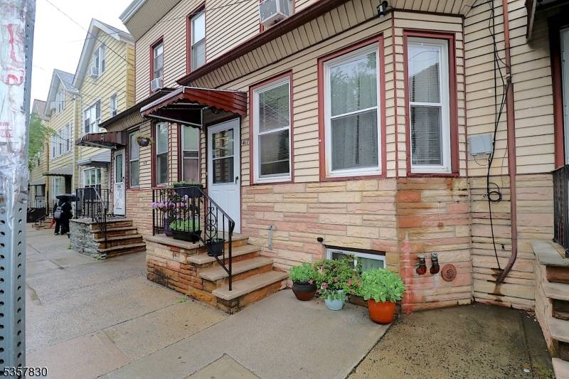 WELCOME to 417 Lafayette St !