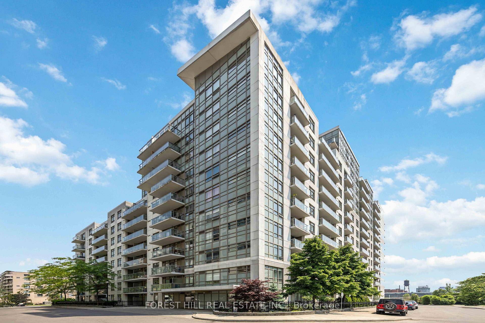 Rarely offered, beautifully renovated 2 bedroom corner suite near The Junction.