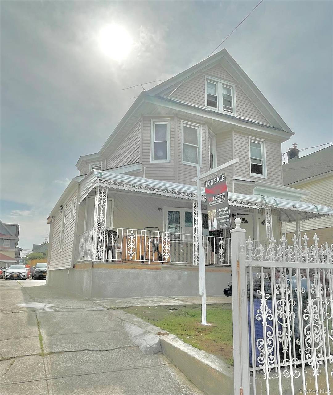 Excellent 1 family. Great investment.