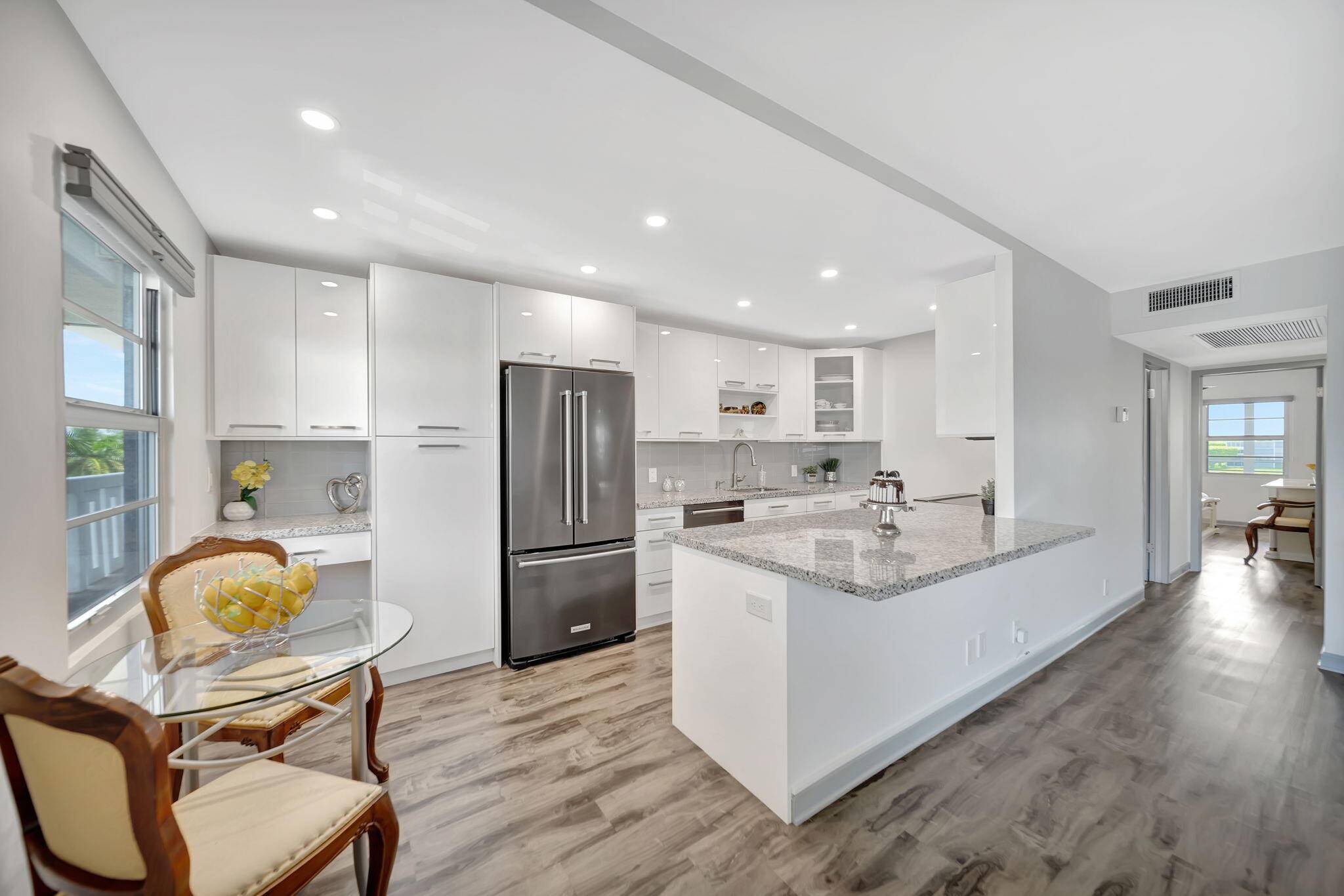 Move right in to this 2 1.