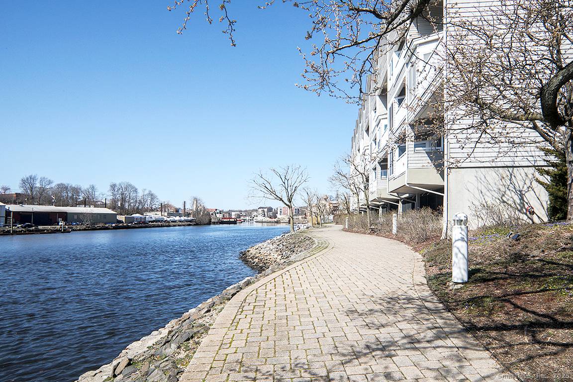 Waterfront living with NO STAIRS !