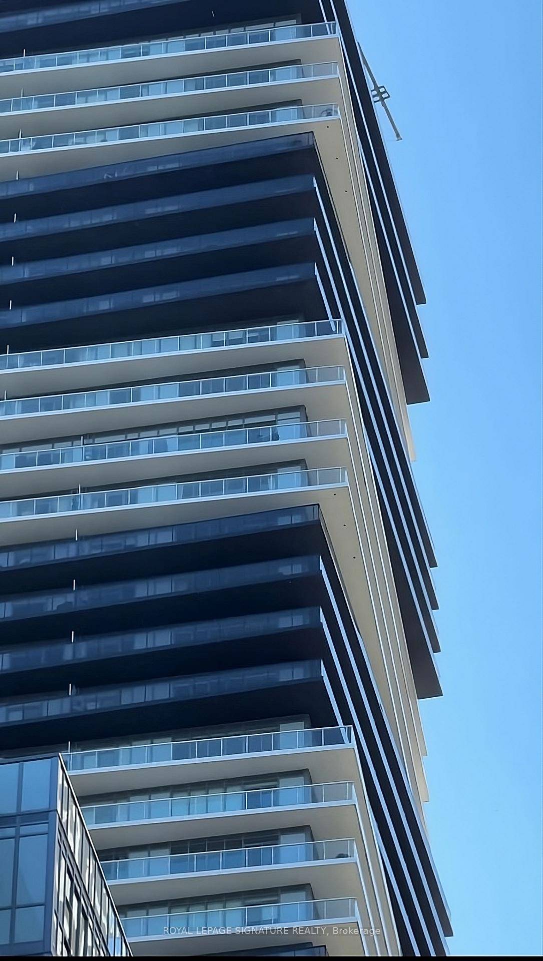 Welcome To Lakeside Living In The Heart Of Mimico.