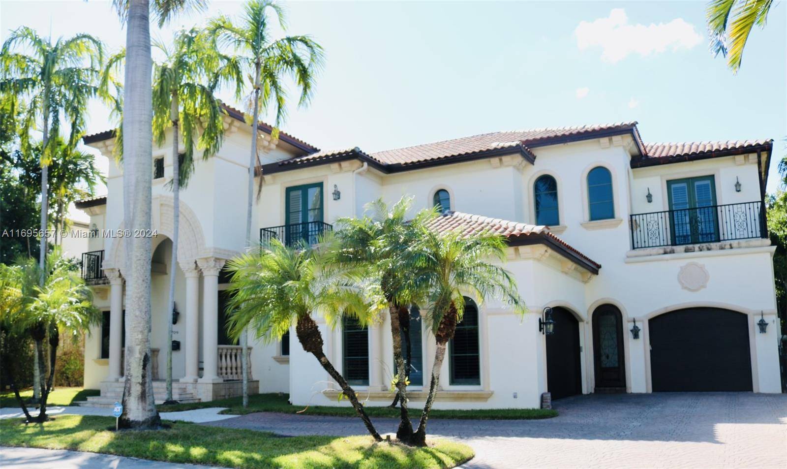 Spectacular Las Olas custom waterfront estate with 100' WF of deep water dockage and direct ocean access.