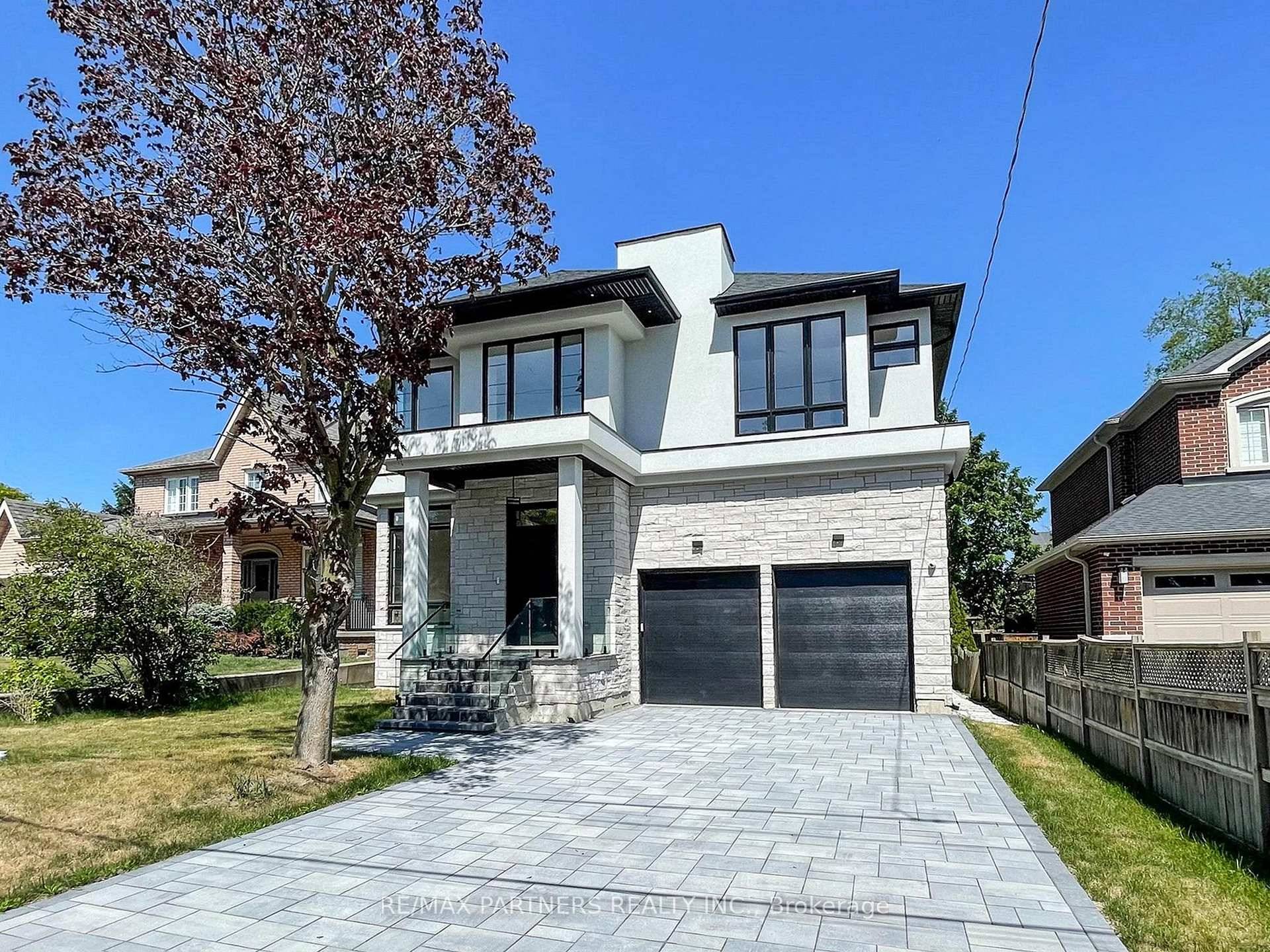Beautiful Custom Build Home !