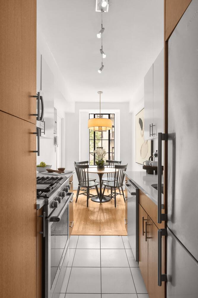 Perfect as a primary residence, pied à terre, or investment, Apartment 3K at the iconic Parc Vendome Condominium seamlessly blends classic pre war charm with thoughtful modern updates.