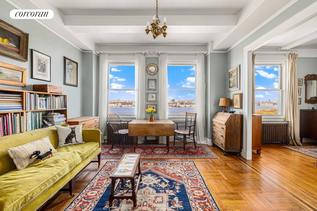 Light filled with breathtaking views of the Hudson River and Riverside Park, this Upper West Side one bedroom is a rare find.