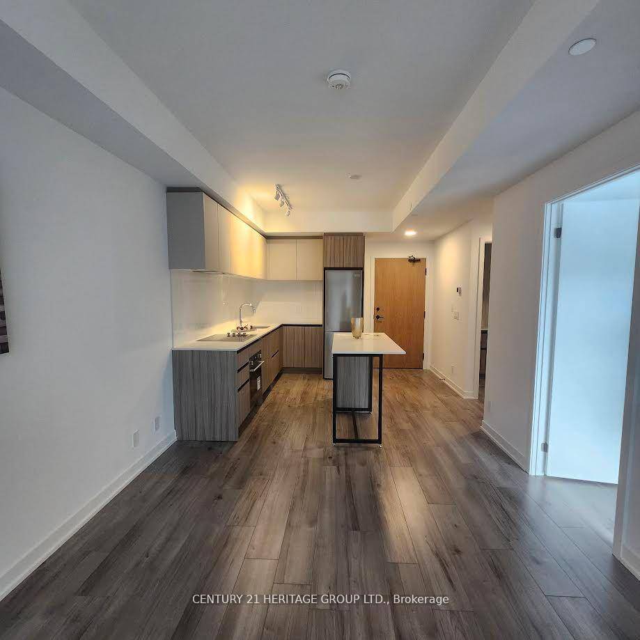 Super Bright and Sun Filled One Bedroom Condo With Fully Upgraded Fixtures and Finishes.