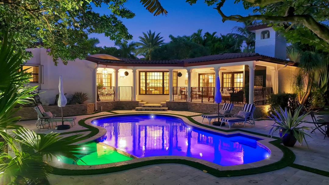 Palm Beach inspiration provides inviting charm amp ; elegance to this professionally designed decorated, FURNISHED tri level residence.