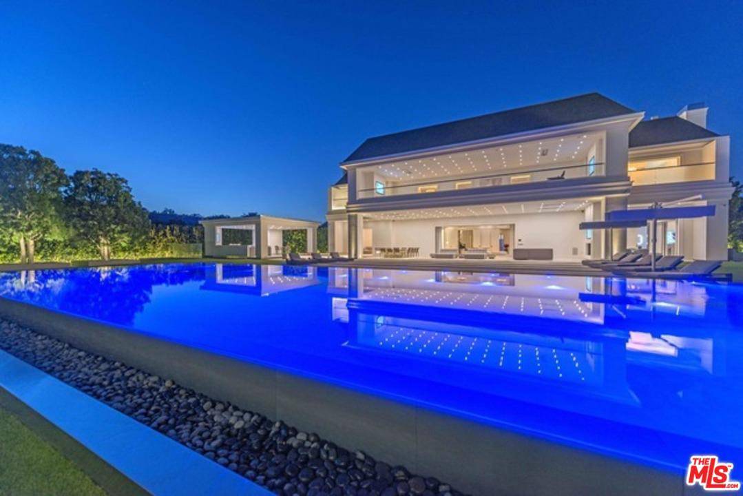 2571 WALLINGFORD DR Beverly Hills LA