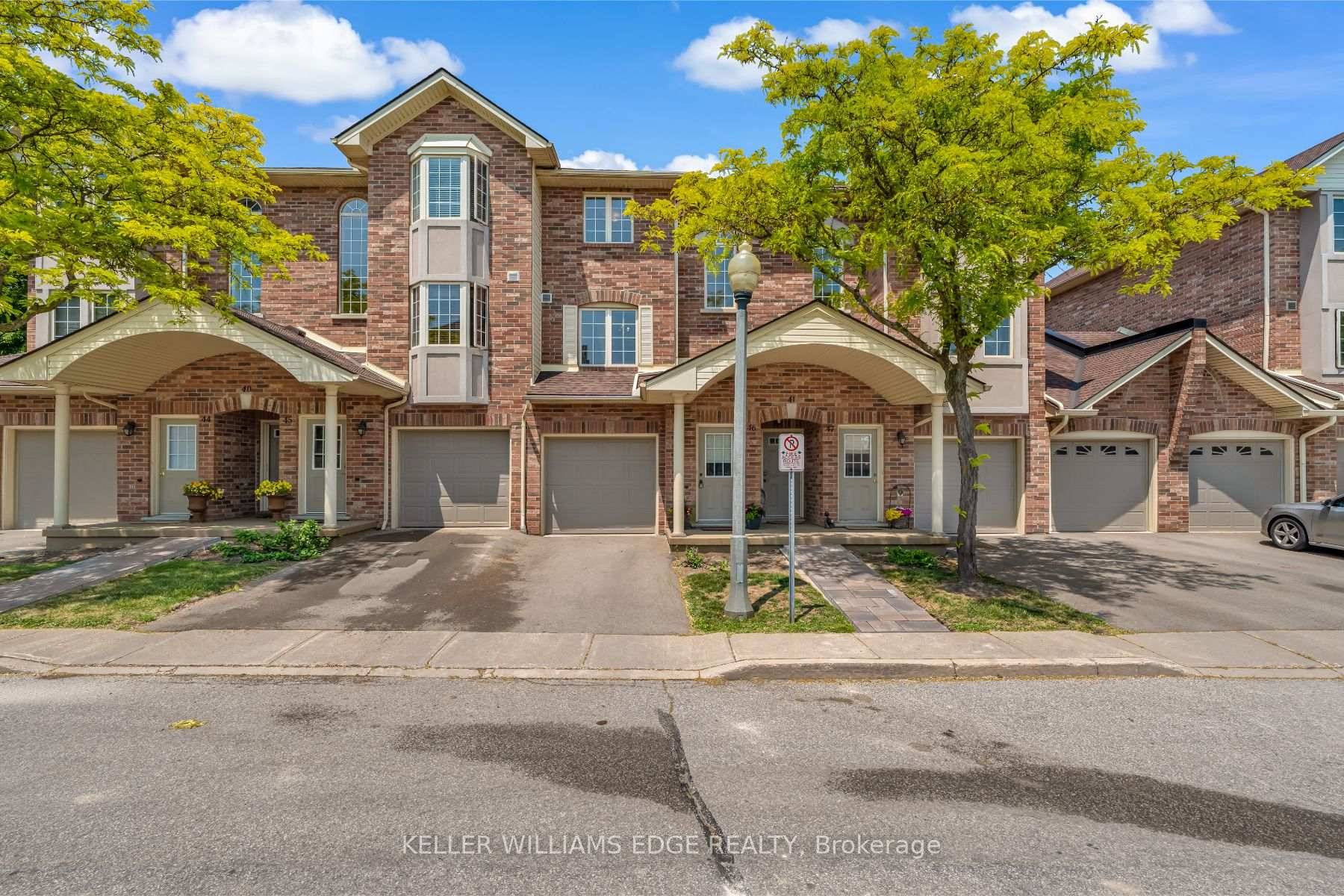 Welcome to 46 4045 Upper Middle Road located at the South of the Green complex a charming enclave nestled in the heart of Burlingtonsprestigious Millcroft neighbourhood !