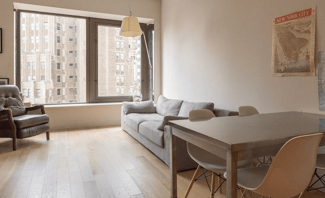 Bring your toothbrush and move in this beautiful one bedroom, one and a half bathroom home !