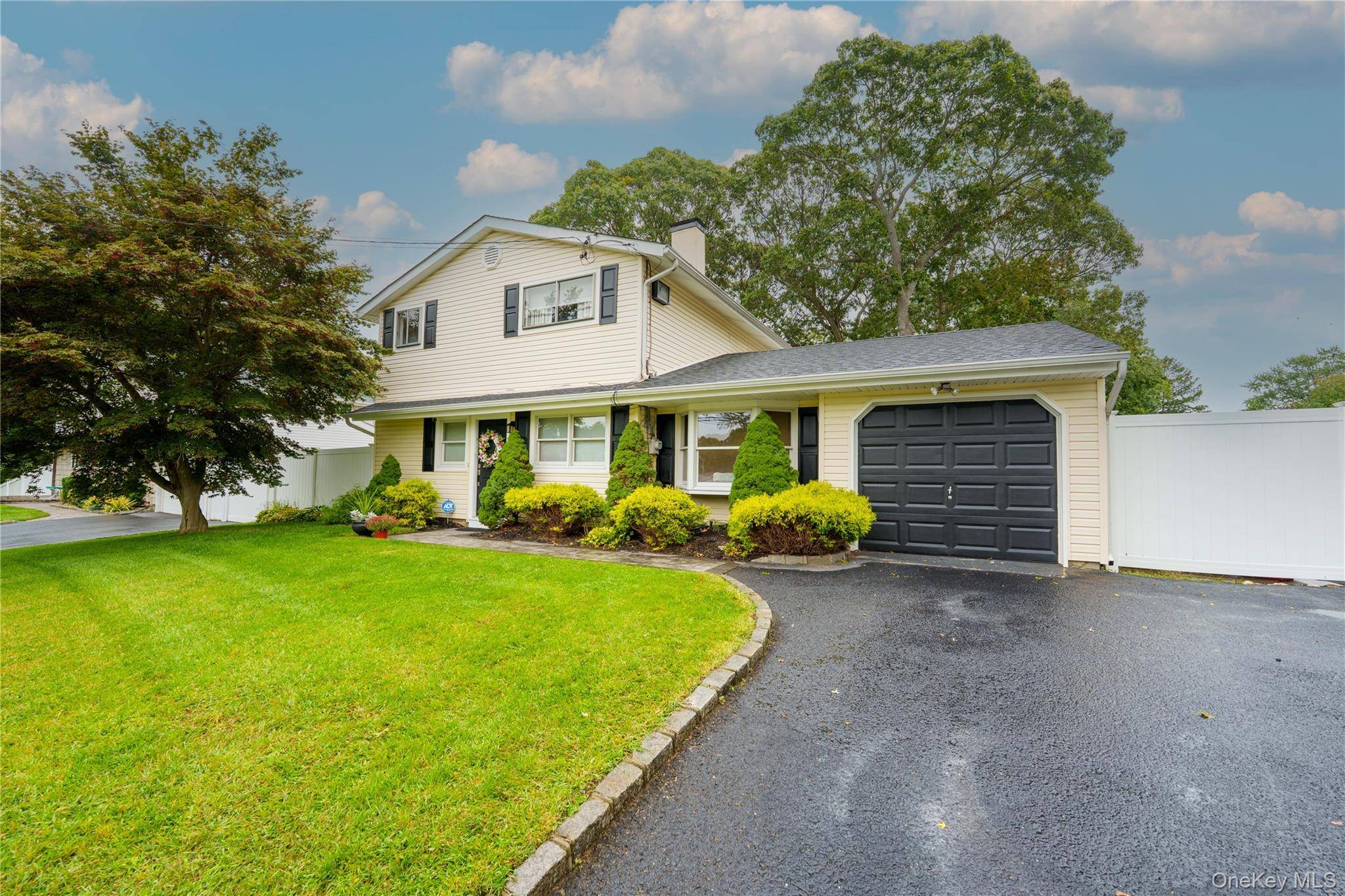 Fully Renovated Colonial in Lake Grove Estates !