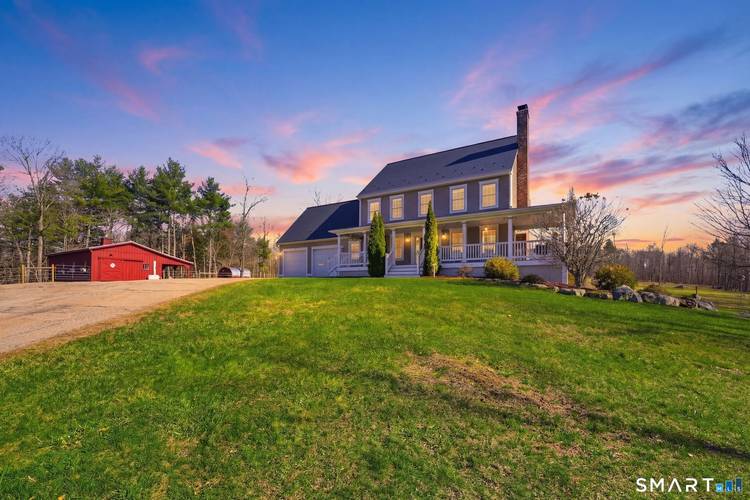 Welcome to country living with all the amenities at Silver Sail Farm !