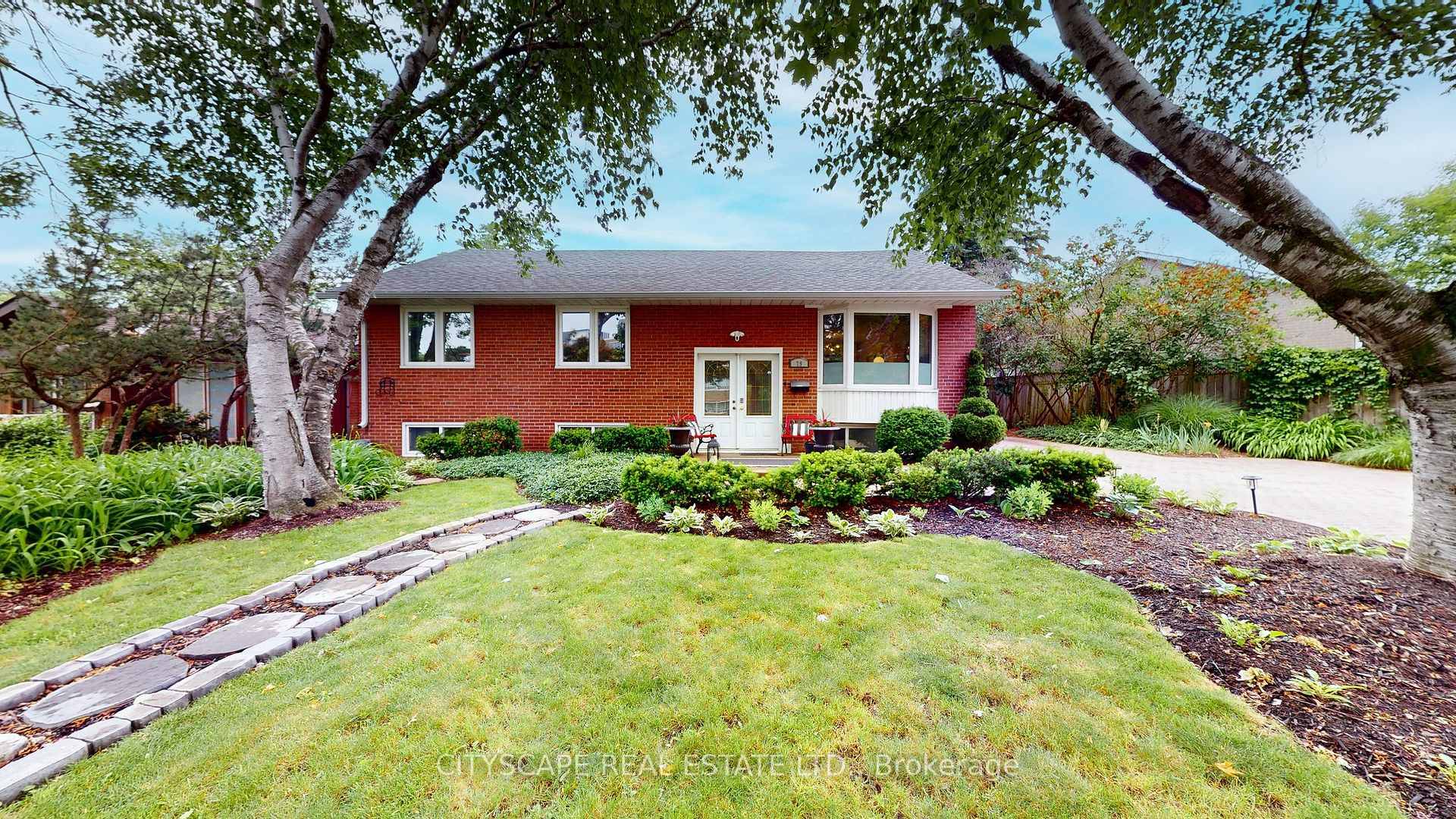 Welcome to an extraordinary opportunity, 3 3 bed, 2 bath property including a separate basement apartment for family or to generate extra income, in one of Toronto's most coveted neighbourhoods.