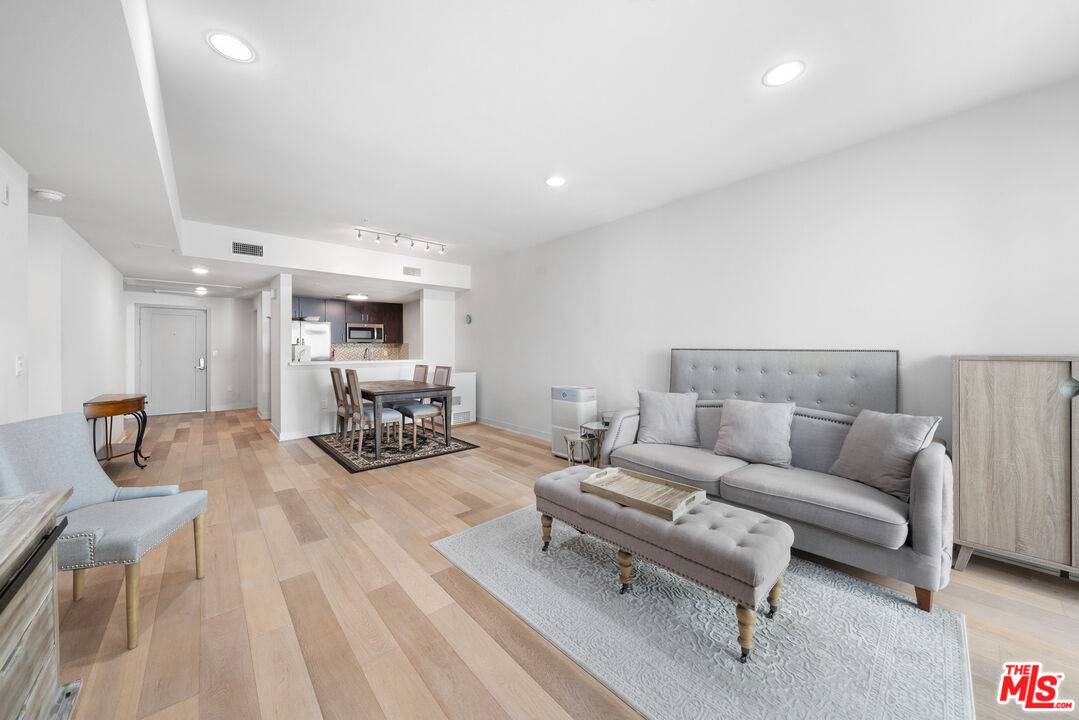 436 S Virgil Ave 2BR La
