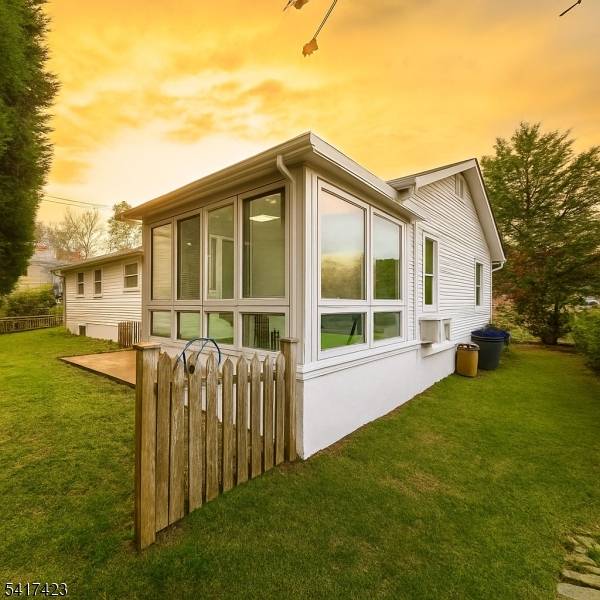 Fully renovated home combining modern design, comfort, and an exceptional location.