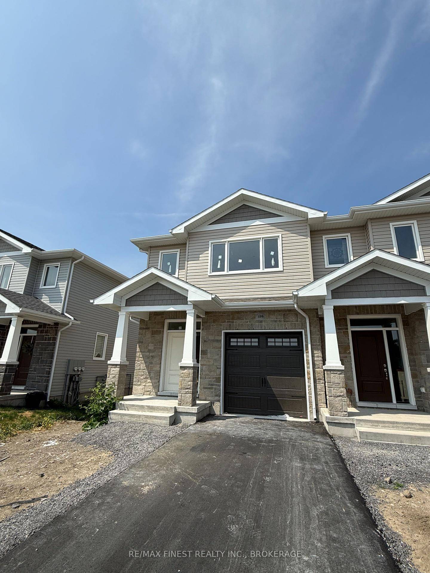 INTRODUCING THE AVERY PLAN FROM SELKIRK LIFESTYLE HOMES, THIS 1695 SQ F END UNIT TOWNHOME FEATURES 3 BEDS, 2.