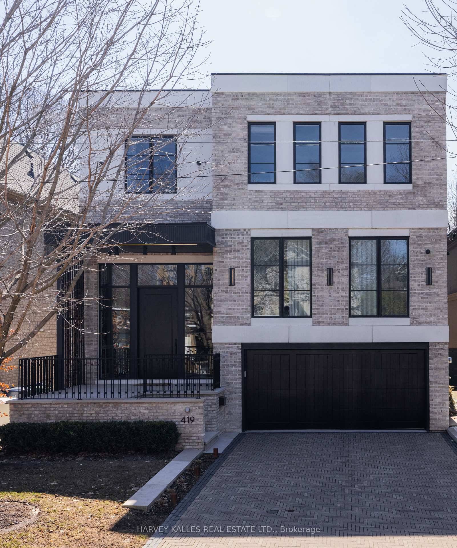 Tucked away on one of Glengrove Aves most serene and coveted stretches in prestigious Lytton Park, this exceptional home is embraced by an enclave of distinguished residences, heightening its aura ...