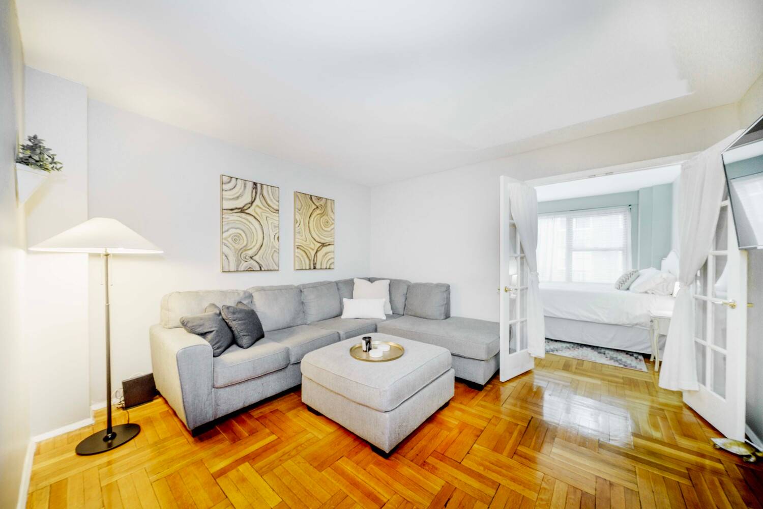 Converted two bedroom apartment in desirable Sutton Gardens.