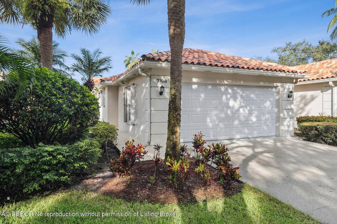 A Tropically Landscaped Garden Lot is One Attributes that makes this Extended Capri, An Irresistibly Good Buy, In RiverWalk, A 24 Hour Manned Gated Community in One of the Best ...