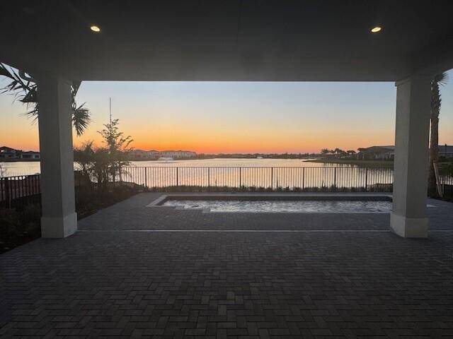 This Maya Contemporary truly has it all, featuring an open floor plan that seamlessly connects every living space making it perfect for both relaxation and entertaining.
