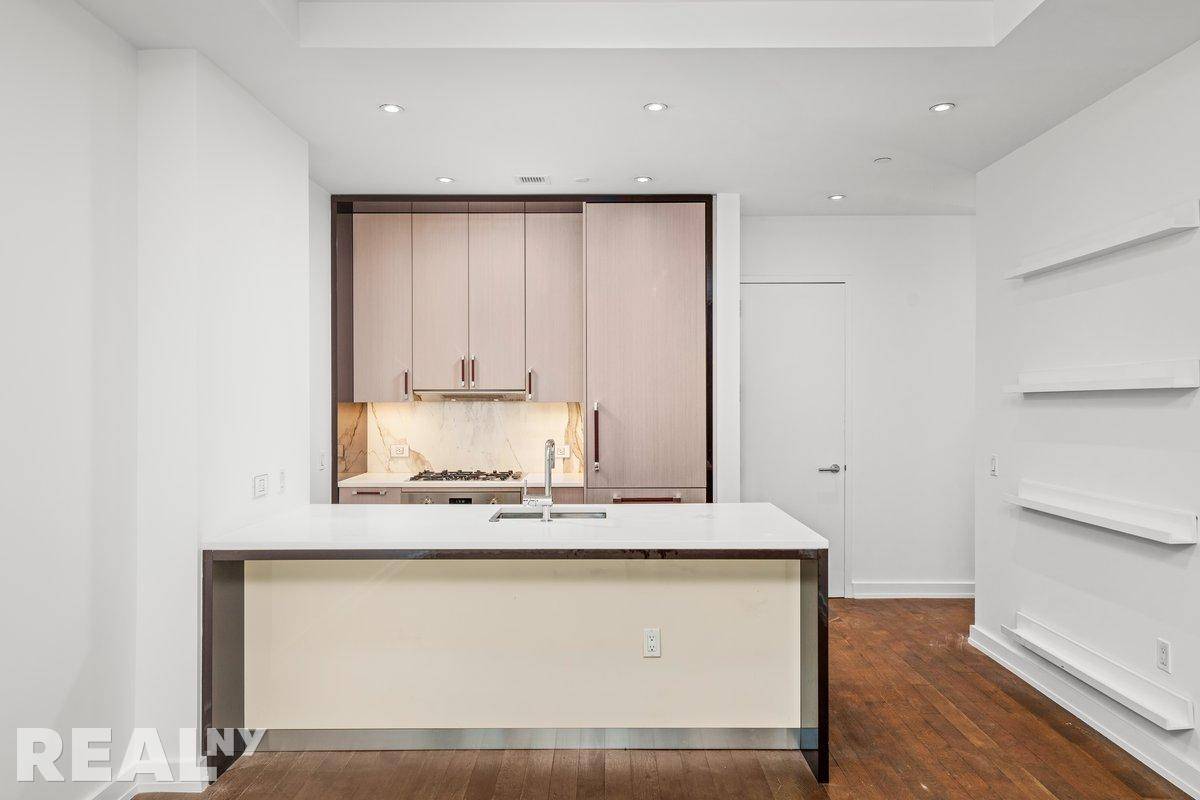 Welcome to the The Seymour located in the heart of Chelsea, close to Whole Foods, Trader Joes and Fairway !