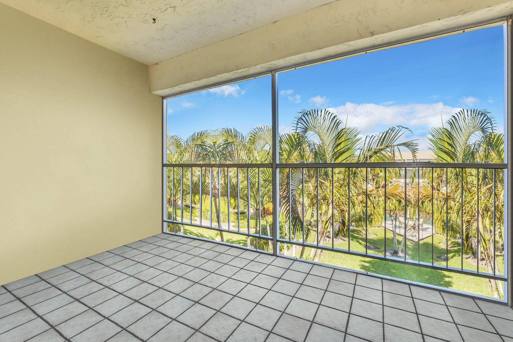 PRICE REDUCED WAY BELOW MARKET VALUE FOR QUICK SALE !