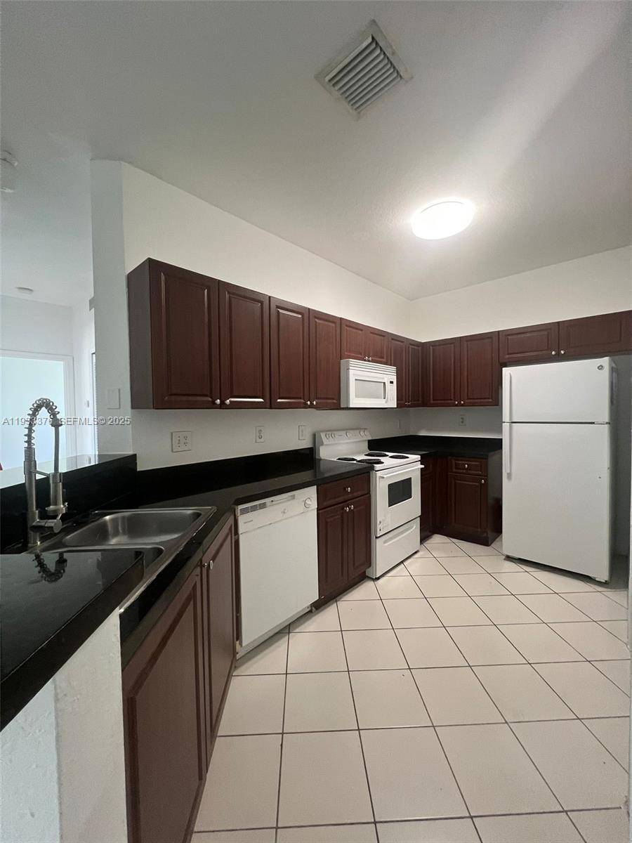 Spacious unit in convenient location near highways and shopping.