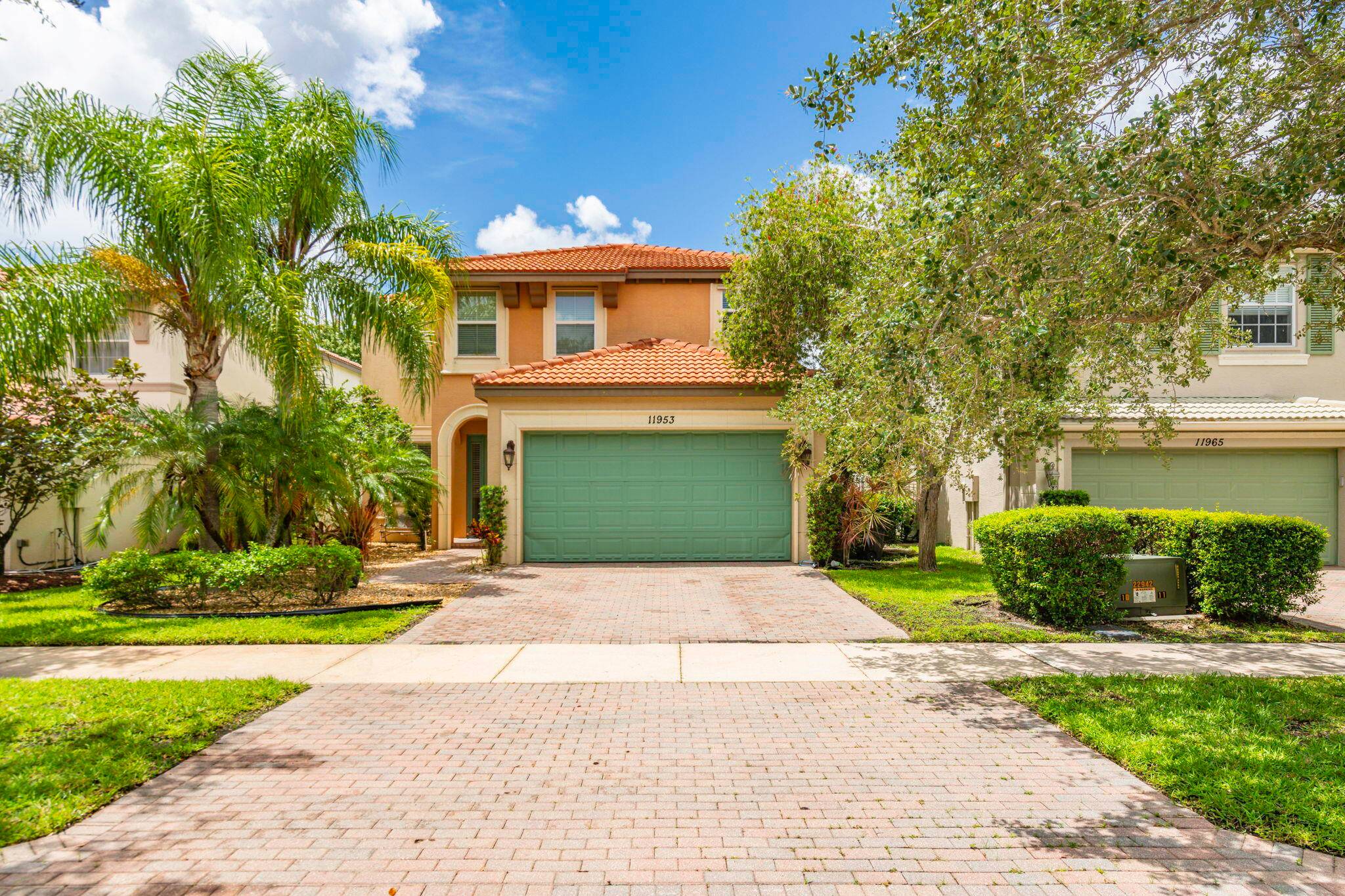 Positioned below TownPark competition this move in ready home.