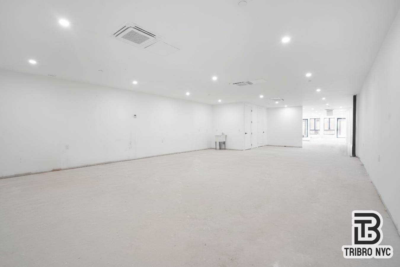 141 Meserole St, Unit 1A Commercial Duplex Basement 9, 000 WilliamsburgPrime commercial duplex with full basement in the heart of Williamsburg.