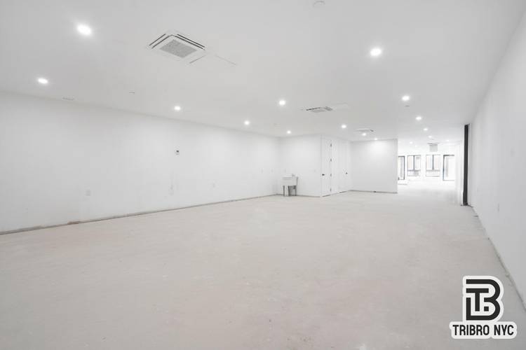 141 Meserole St, Unit 1A Commercial Duplex Basement 9, 000 WilliamsburgPrime commercial duplex with full basement in the heart of Williamsburg.