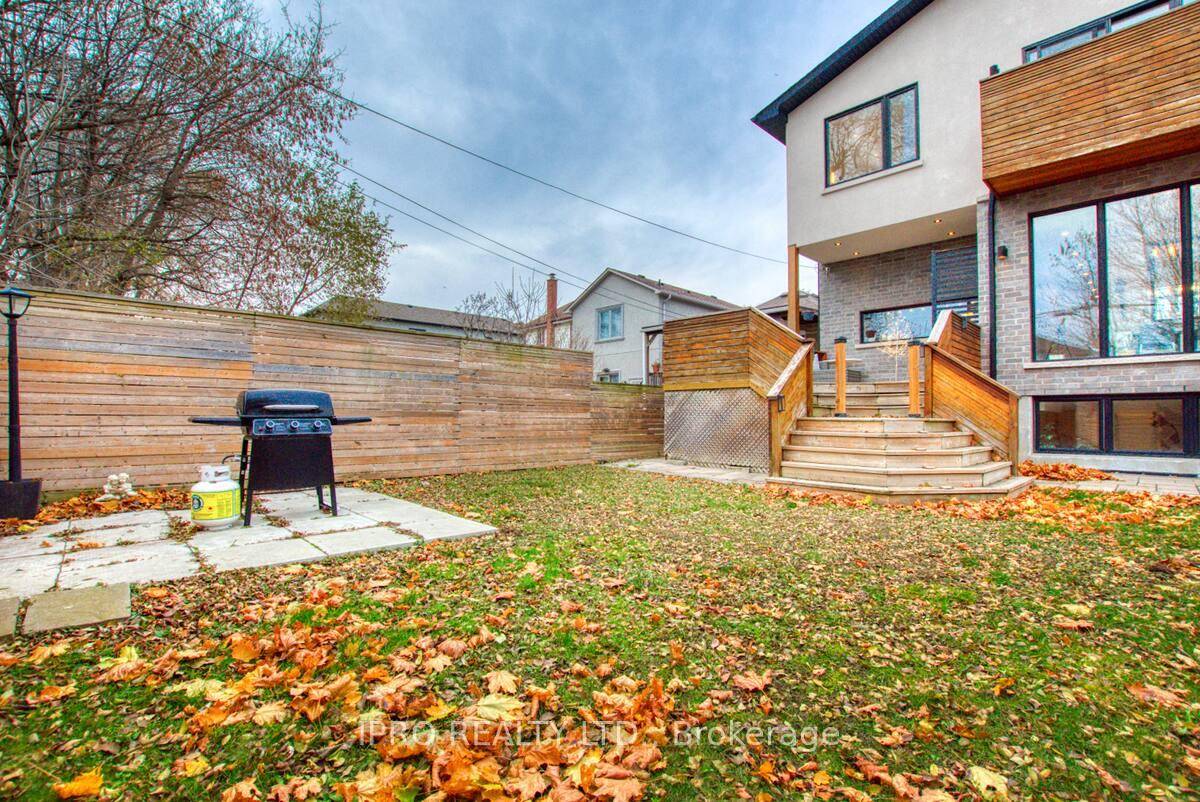 Huge Bright Open Spacious luxury 1 bedroom with living room studio.