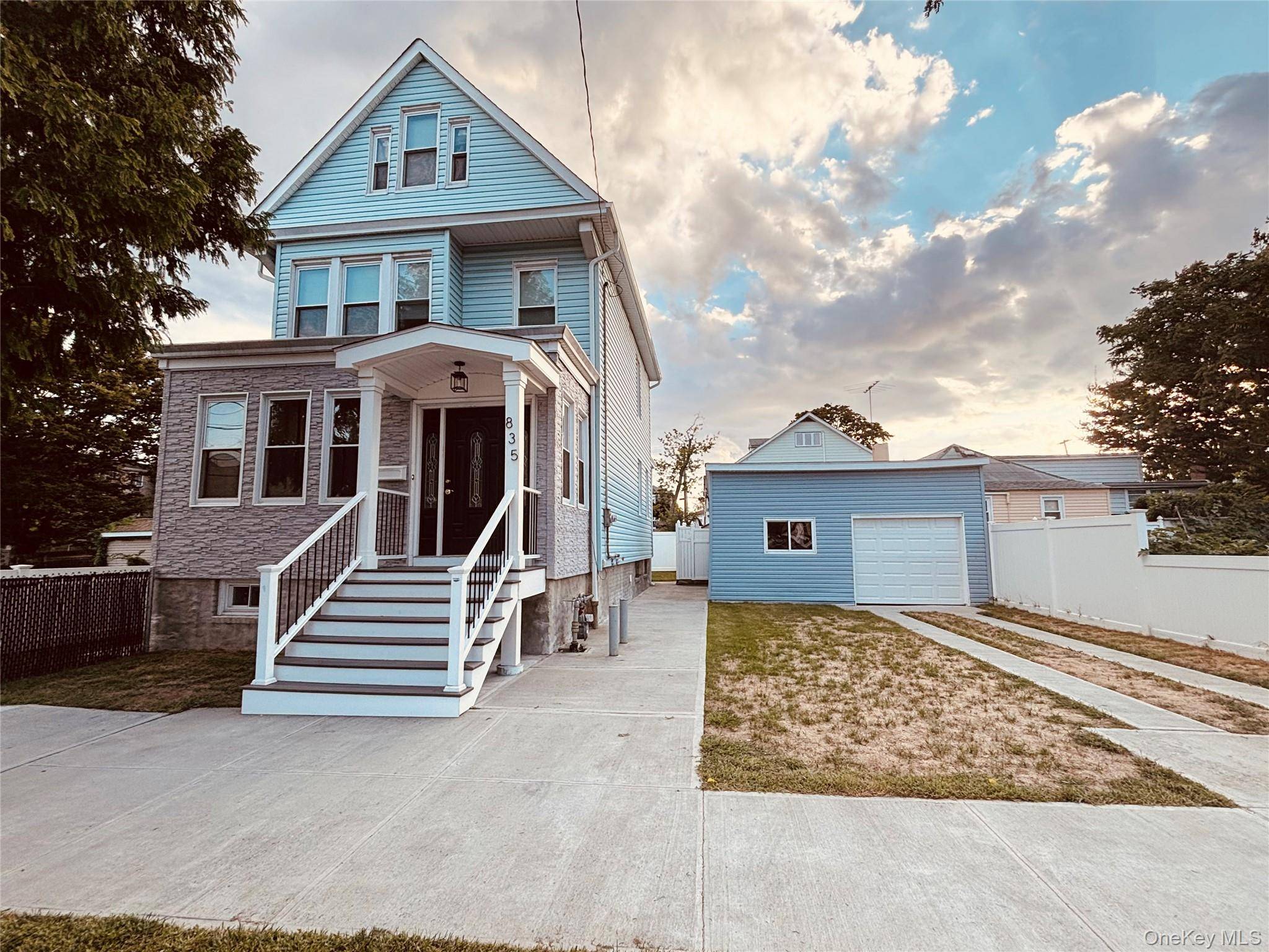 Move In Ready amp ; Full of Charm !