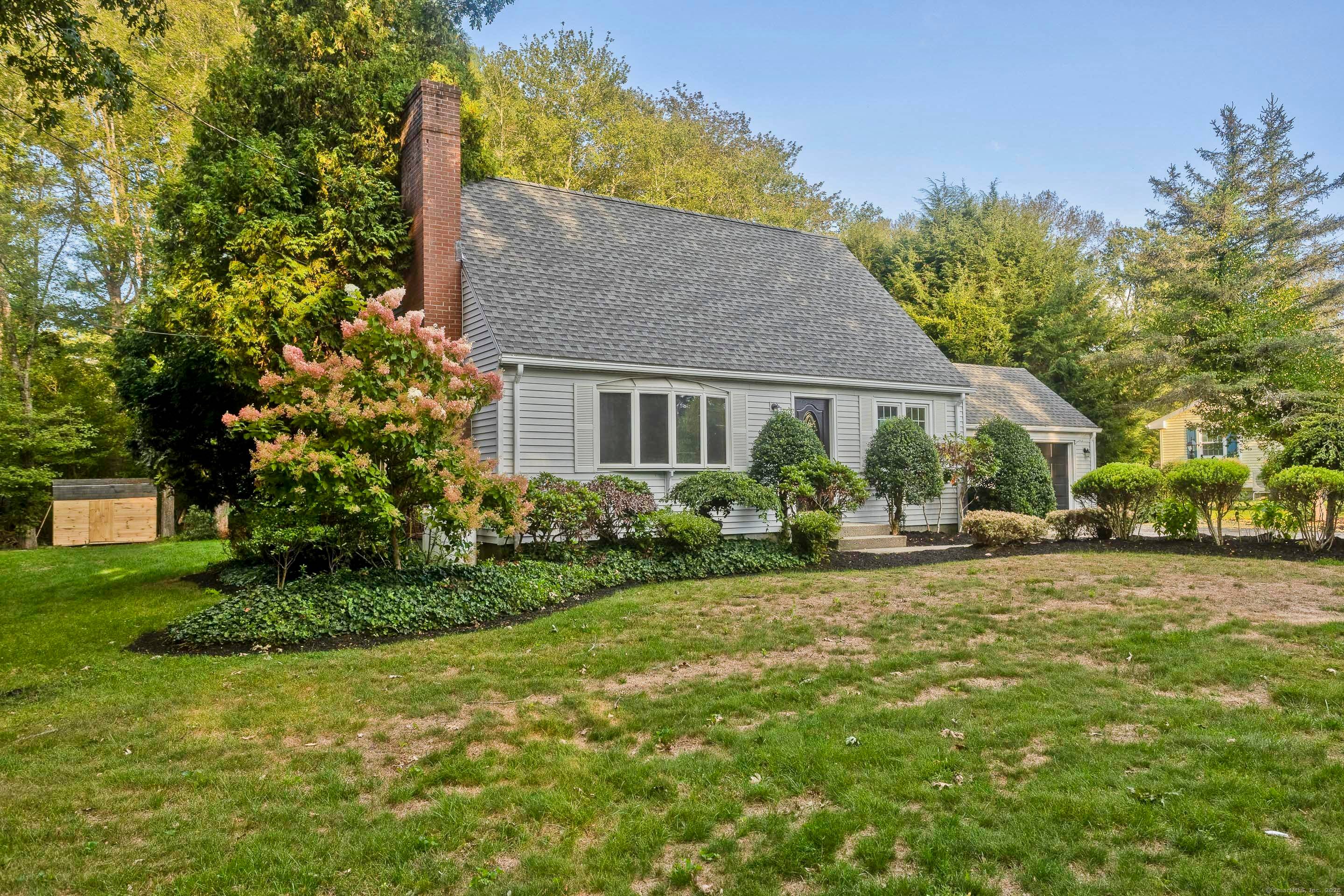Welcome to this well maintained property located in the quiet town of Thompson, CT.