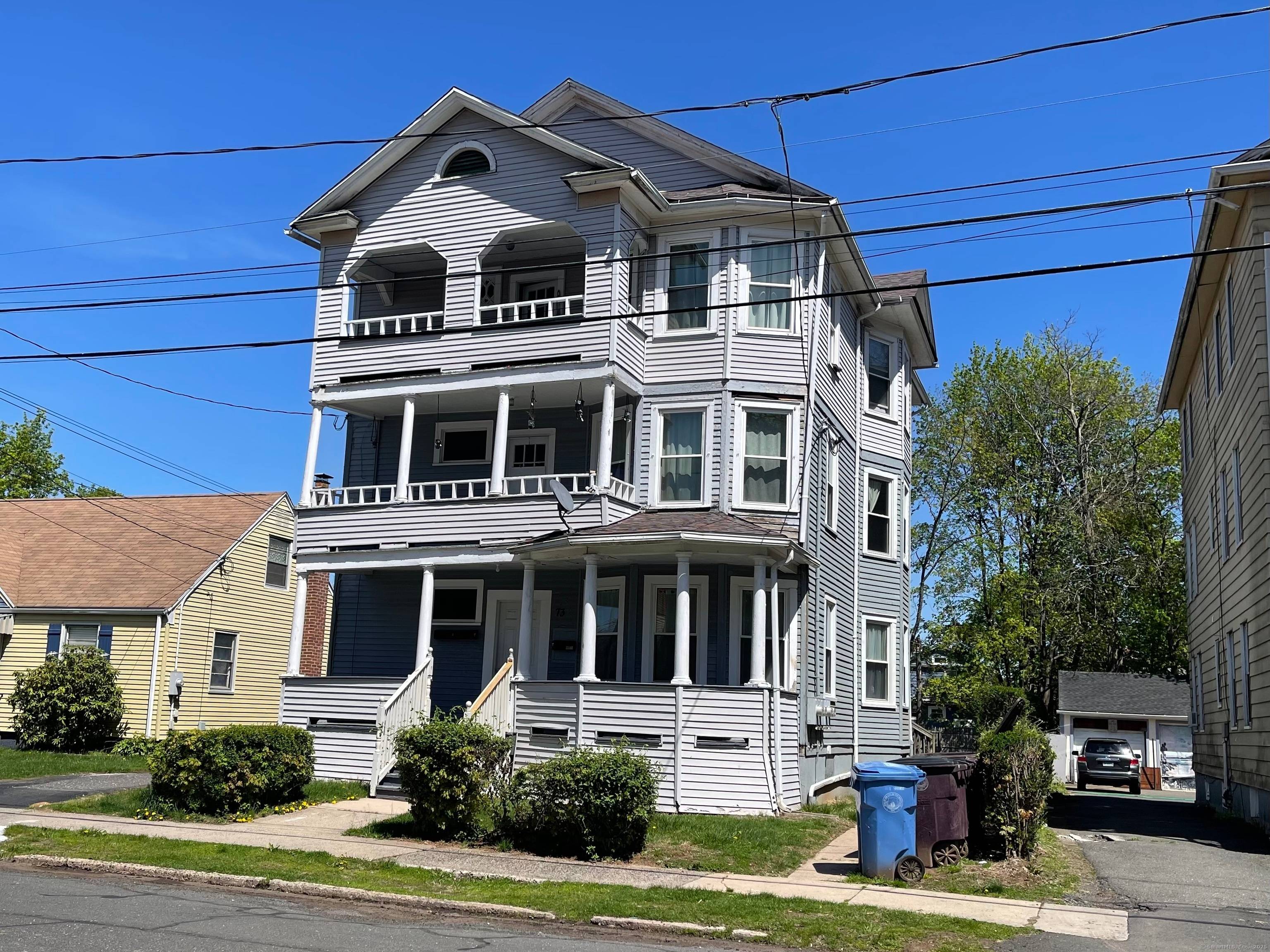 Investment opportunity ! This fully rented 3 family property is located just minutes to CCSU, Route 9, and public transportation.