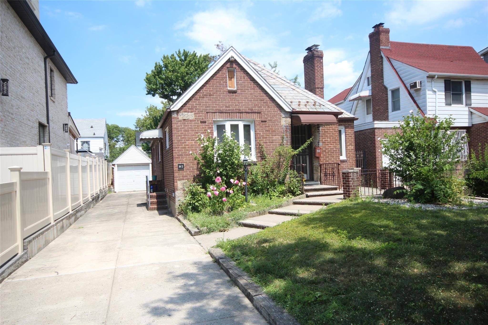 Welcome to this charming detached single family brick home located on a beautiful tree lined street in the highly desirable Briarwood neighborhood.