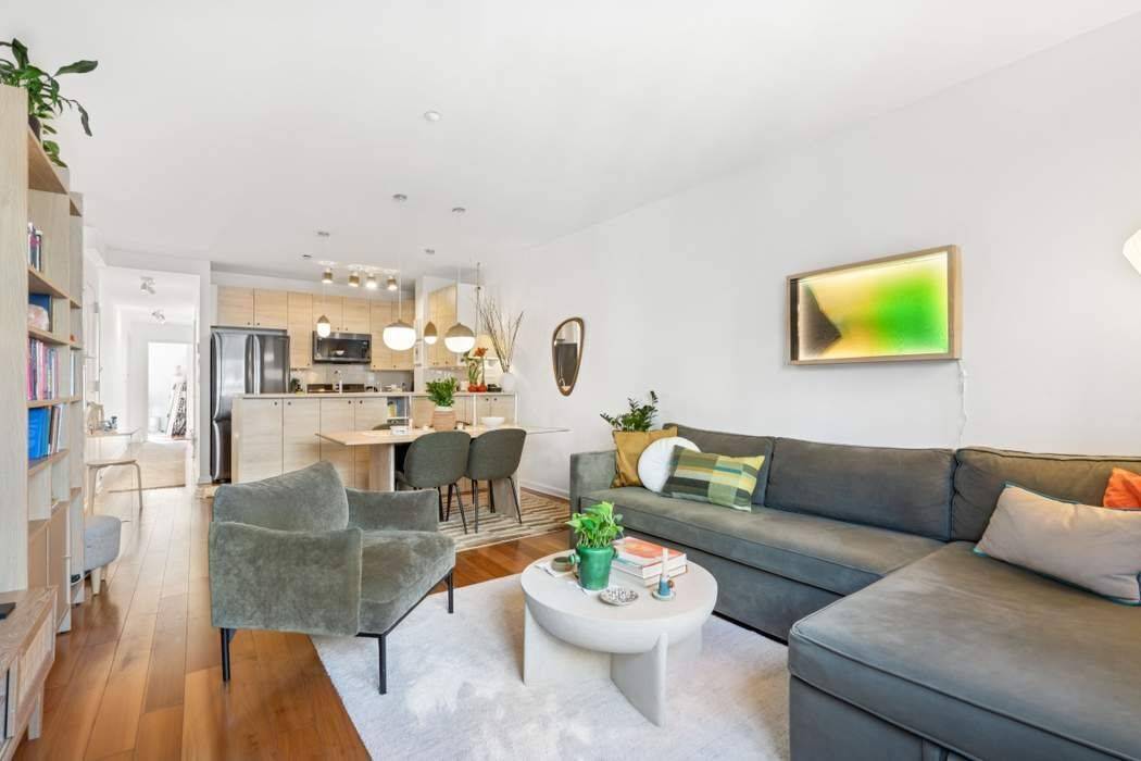 SPACIOUS amp ; BRIGHT 2 BED 2 BATH APARTMENT WITH WASHER amp ; DRYER IN UNIT.