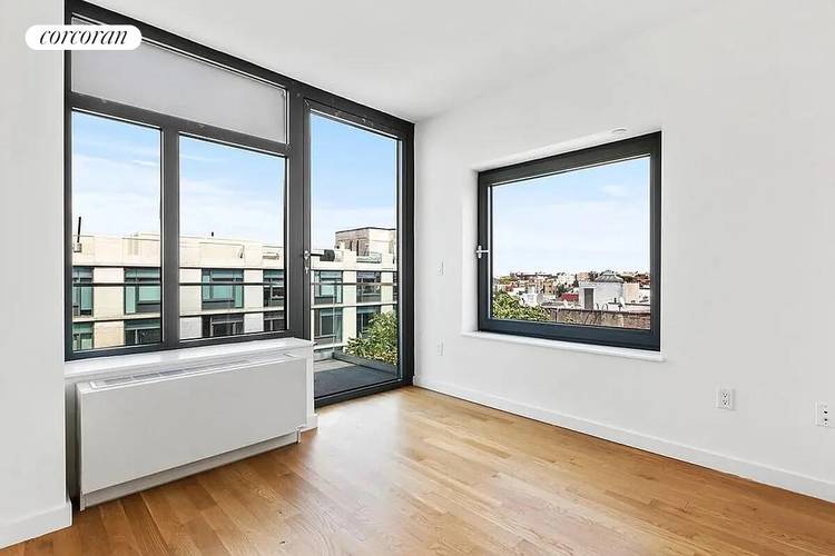Make Williamsburg your home with this studio apartment with tons of natural light and open views !