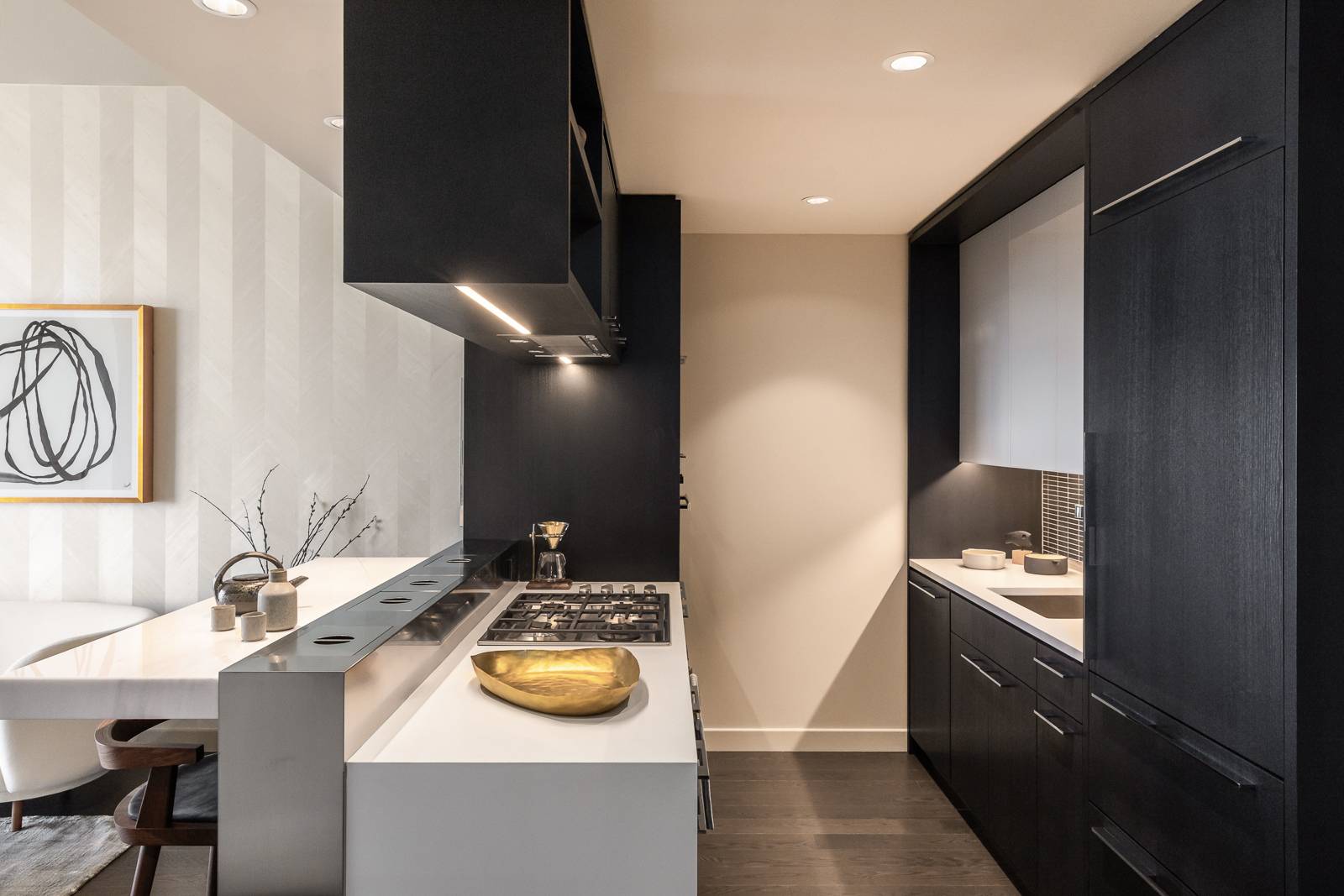 ONE MANHATTAN SQUARE OFFERS ONE OF THE LAST 20 YEAR TAX ABATEMENTS AVAILABLE IN NEW YORK CITY Please contact the Sales Team to learn more about our Rate Rewind Incentive ...