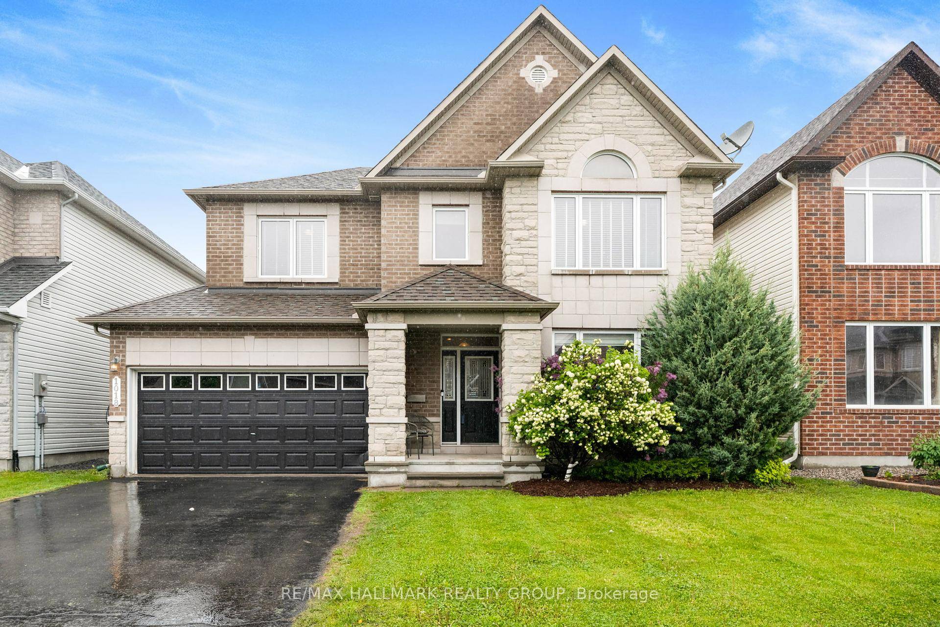 Welcome to this stunning Gainsborough model 4 1 bedroom, 4 bathroom family home in the heart of Orleans just steps from parks, playgrounds, scenic walking paths, top rated schools, and ...