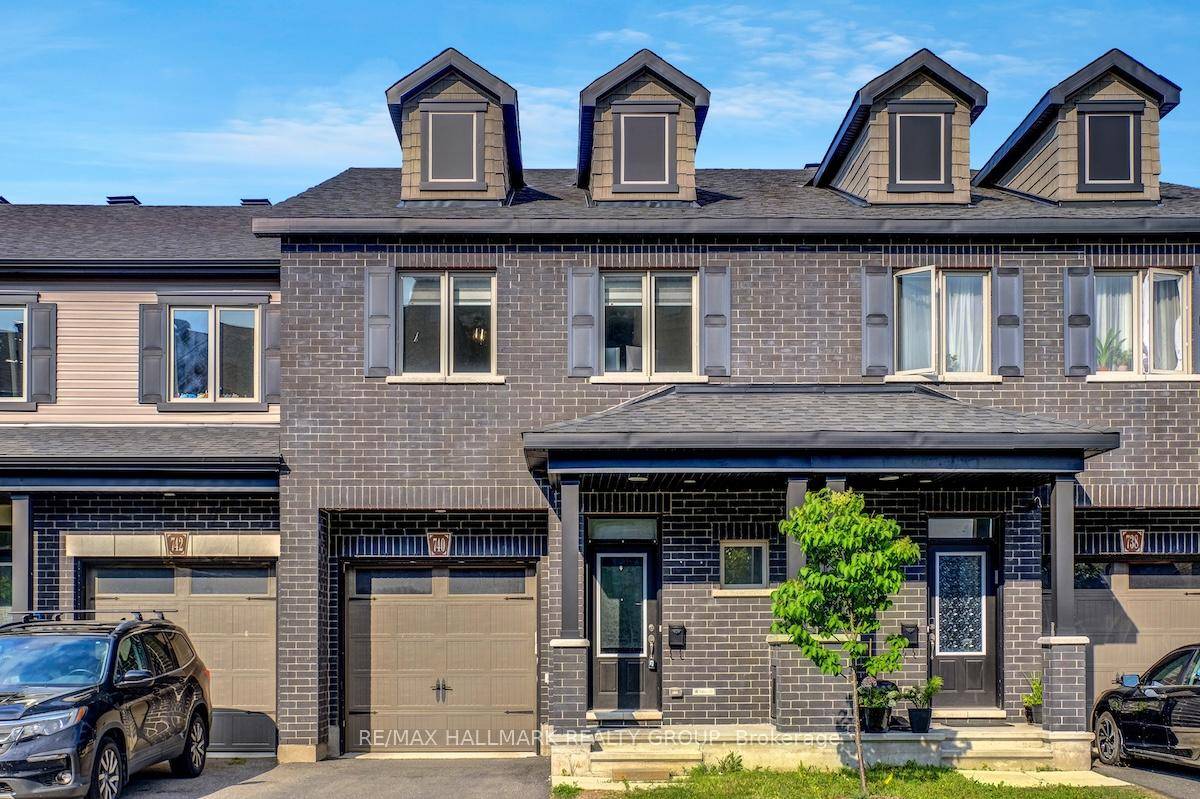 A beautifully maintained, under 5 year old, 3 bedroom, 3 bathroom townhouse located in the desirable neighbourhood of Deerfield Village.