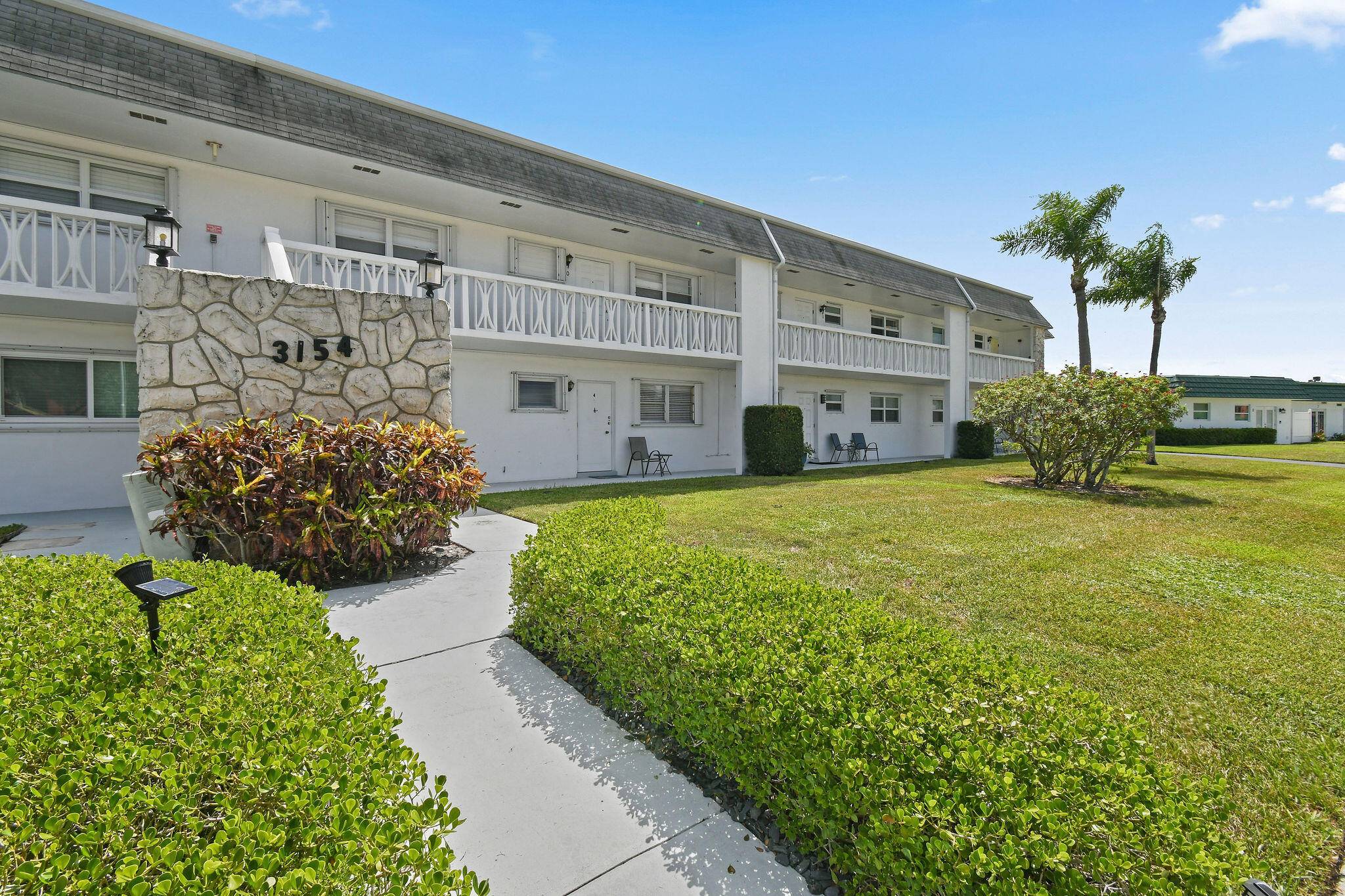 In this Charming 2 Bedroom, 2 Bath residence, you will discover comfort and convenience in a well maintained home features a beautiful newer kitchen with modern finishes and ceramic tile ...